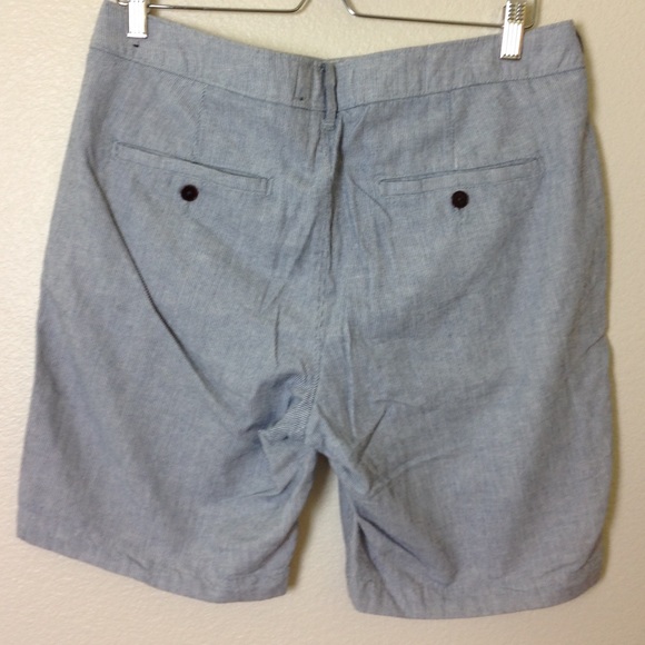 Abercrombie & Fitch - Classic Plainfront Shorts - Picture 2 of 3